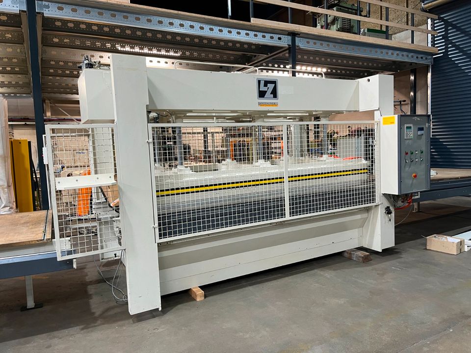 Furnierpresse Durchlaufpresse Heiss Langzauner LZT-OK 70 E SO in Kleve