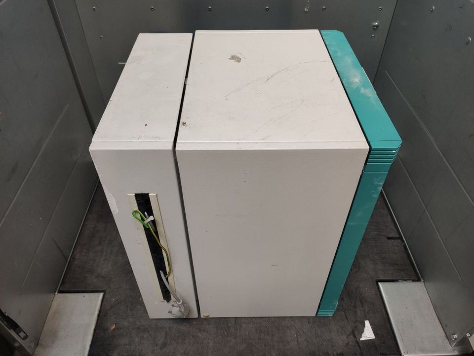 Rittal Serverschrank mit Vordertür verglast ohne Schlüssel in Ludwigsfelde