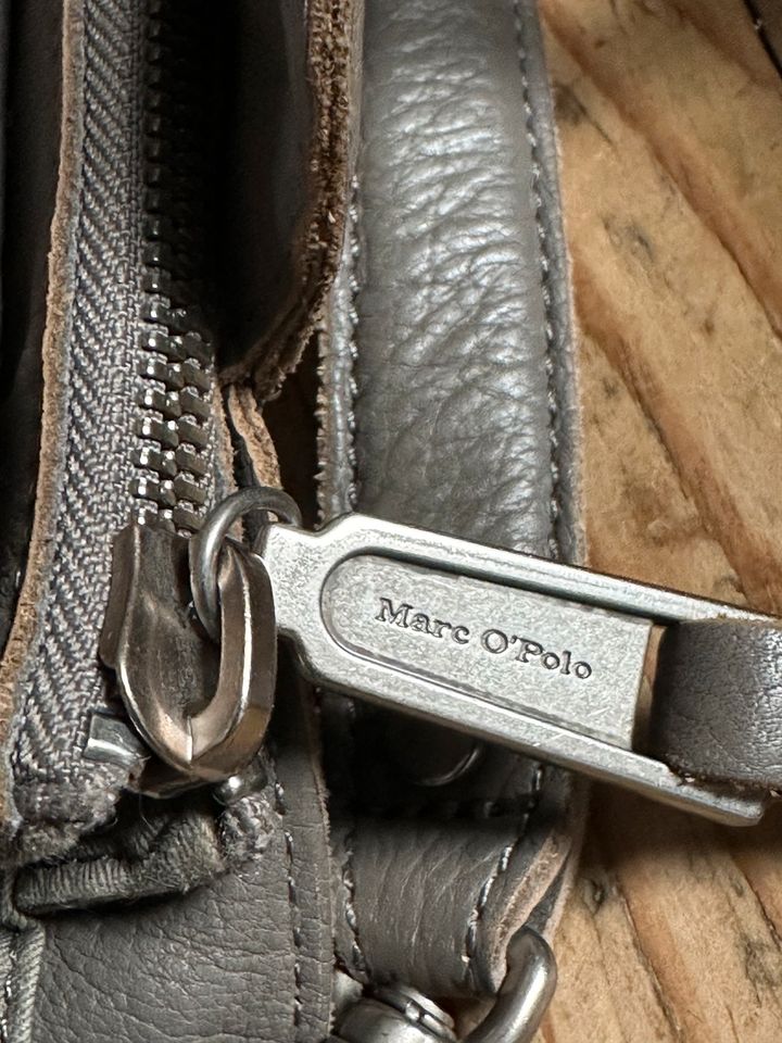 Marc O‘Polo Handtasche Leder - grau - neuwertig in Ratingen