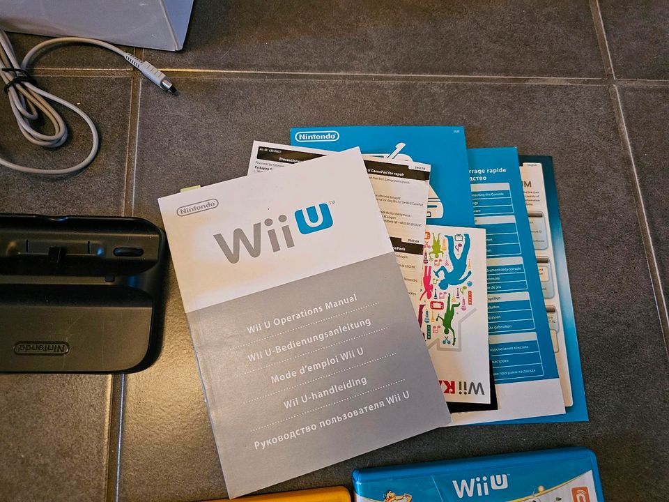 Nintendo Wii U 32GB Premium Konsole schwarz OVP Nintendoland in Aachen