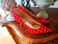 ROTE HIGH HEELS PUMPS MIT PUNKTE RETRO POLKA DOTS Sachsen-Anhalt - Aschersleben Vorschau