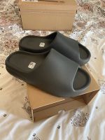 Adidas Yeezy slide ONYX (us 9) Nordrhein-Westfalen - Horn-Bad Meinberg Vorschau