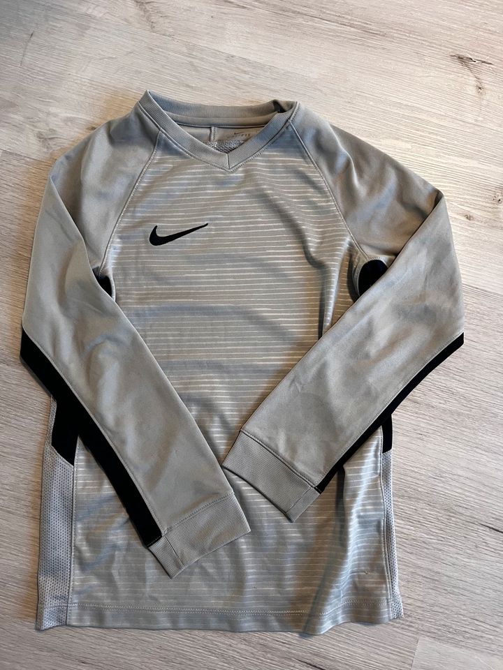 Nike Dri-Fit, Laufshirt langarm, grau, 128 Sport in Wiesbaden