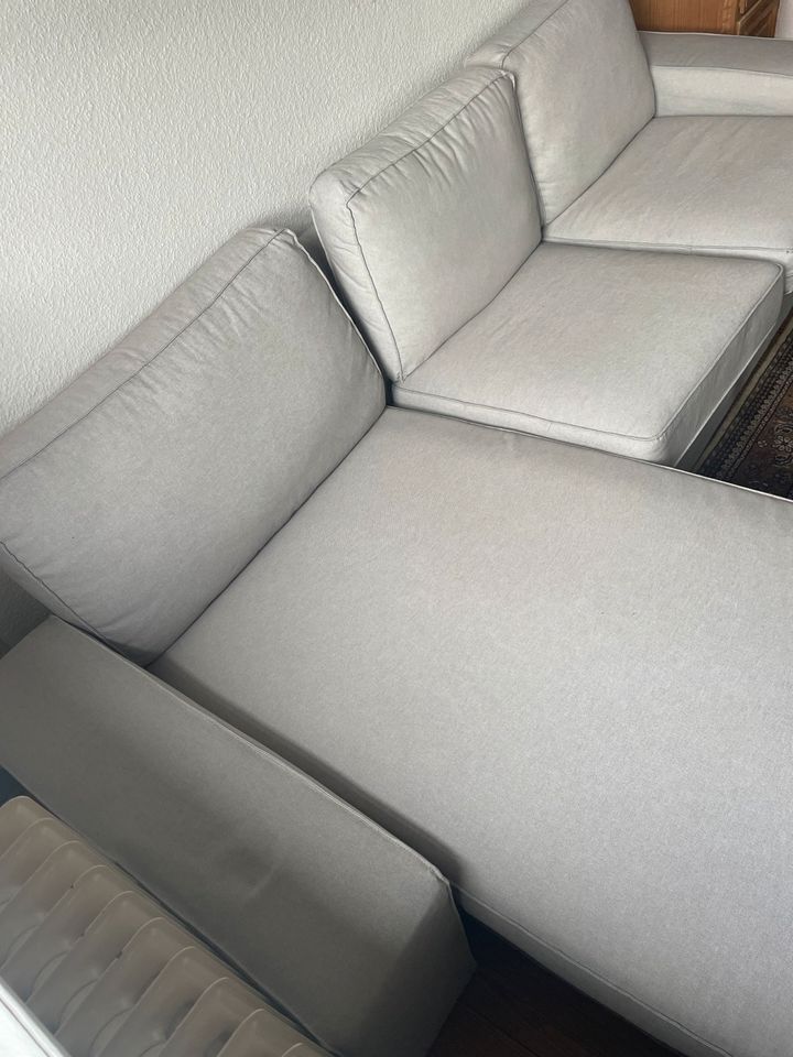 graues Sofa mit Stoffüberzug in Idar-Oberstein