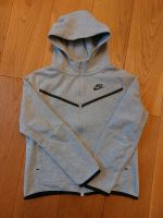 Nike Jacke Hoodie Sommerjacke grau Gr. 137/147 cm wie NEU Niedersachsen - Schwarmstedt Vorschau