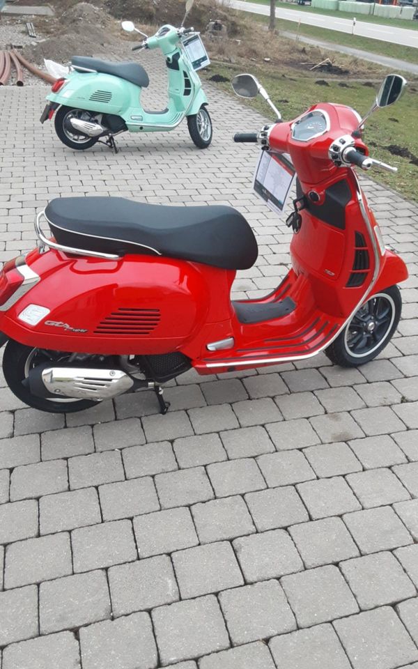 Vespa GTS 125 super Model 2023 Neufahrzeug sofort verfügbar. in Petting