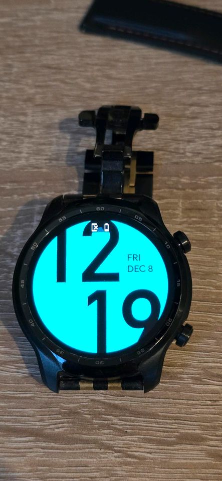 Smartwatch TicWatch Pro 3 GPS mit Zubehör in Ansbach