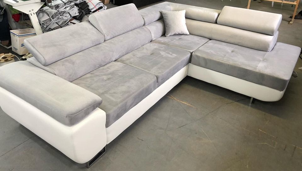 Ecksofa mit schlaffunktion/ sofa / couch / Wohnzimmer in Berlin