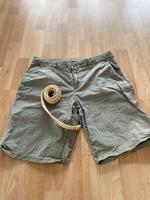 Hellgrüne kurze Hose mit Gürtel, Größe 38 von Esprit Nordrhein-Westfalen - Herford Vorschau