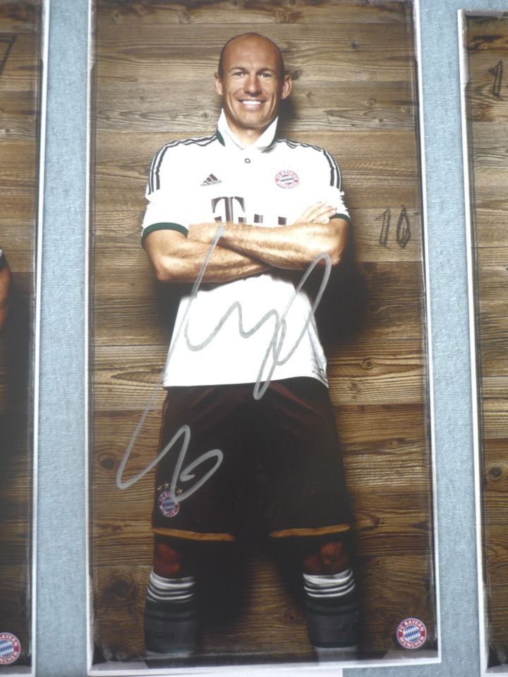 Lewandowski Ribery Robben Müller Dante Pizarro Unterschrift in Würzburg