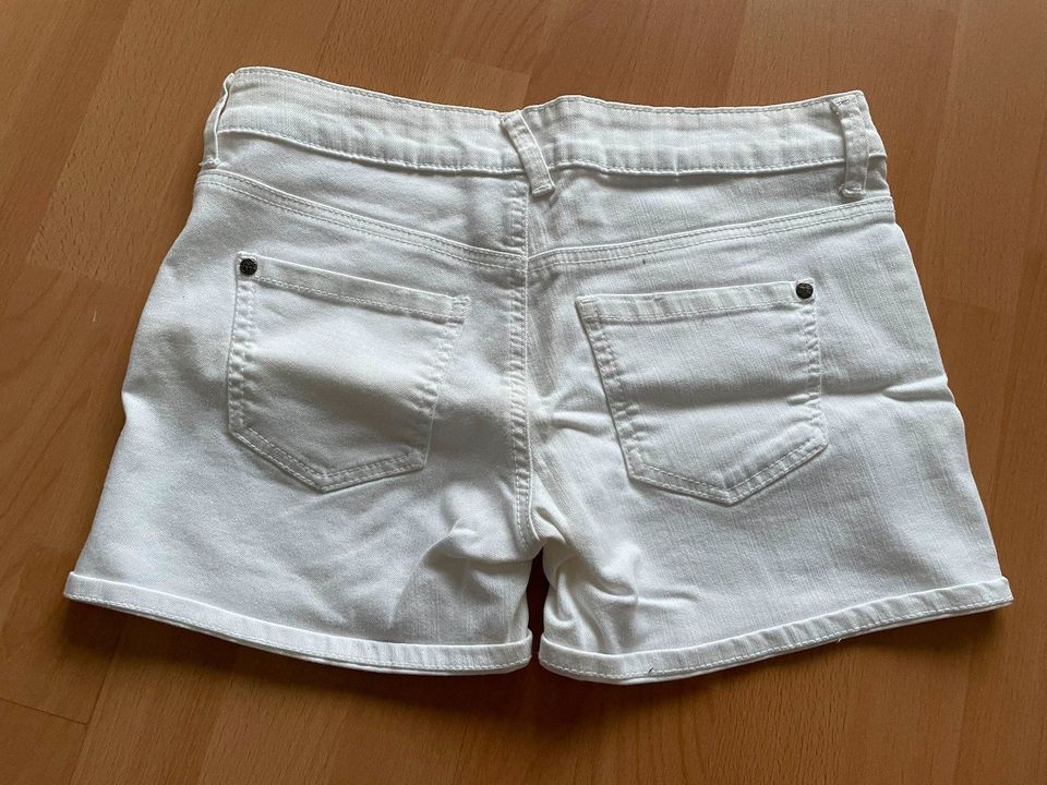 Weiße Shorts in Norderstedt