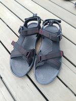 Sandaletten Decathlon Quechua grau 29cm Innensohle Nordrhein-Westfalen - Recklinghausen Vorschau
