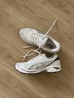Asics Sportstyle Gt 2160 Sneaker Gr. 44 White Silver Weiß wie neu Stuttgart - Stuttgart-Mitte Vorschau