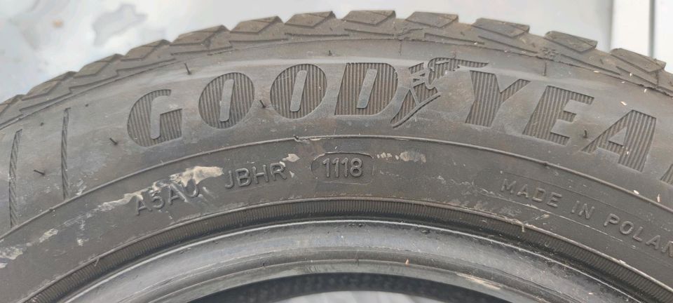 Goodyear 4 Seasons Allwetterreifen 165/70R14 81T in Hasselroth