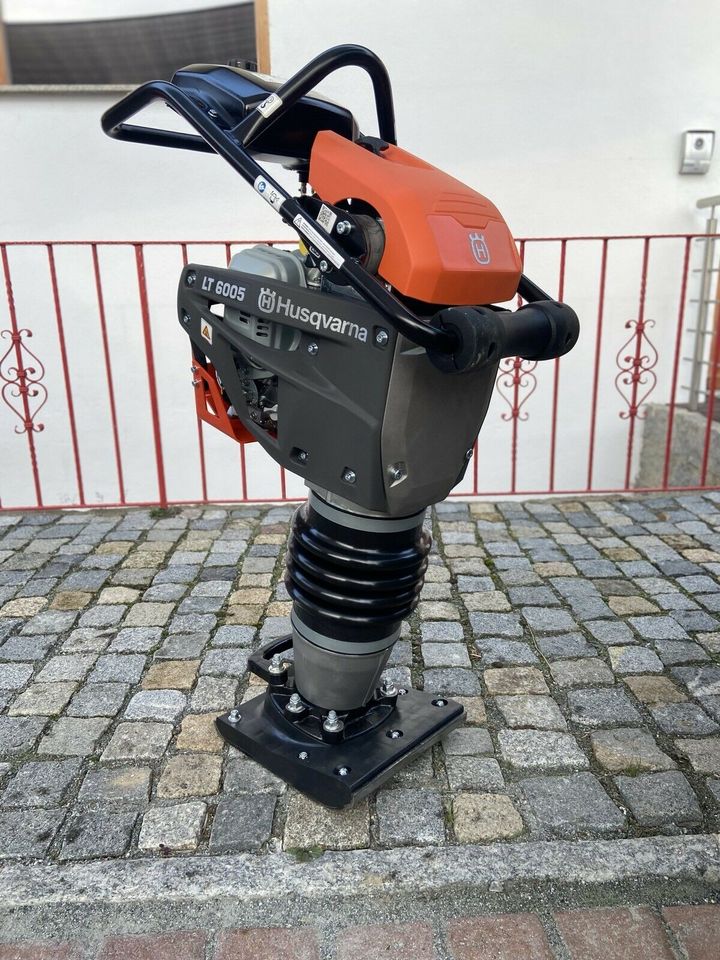 Stampfer, Frosch, Verdichter, Husqvarna LT6005, Honda Motor in Landau a d Isar