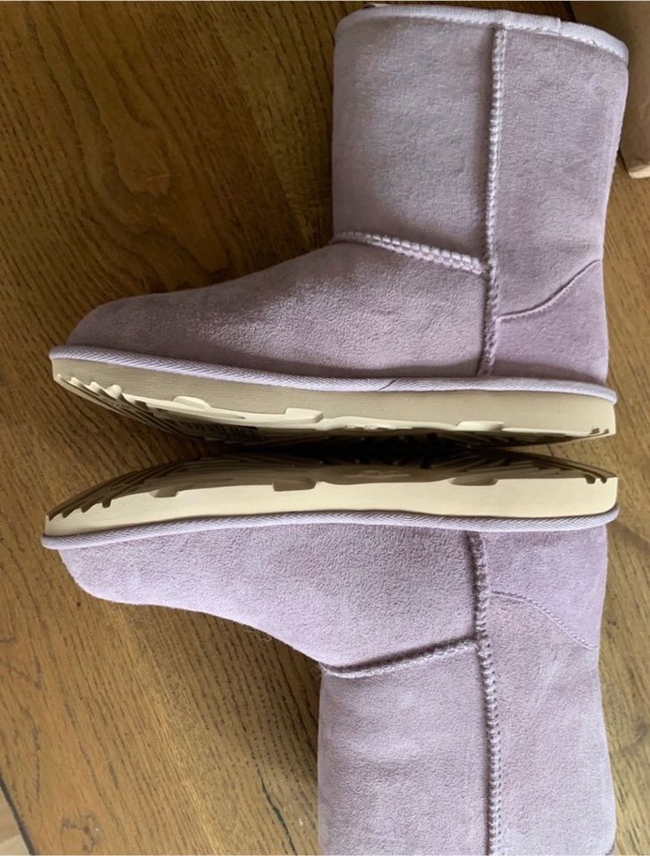 UGG Kids Classic 2 Gr.37 NEU in Berlin