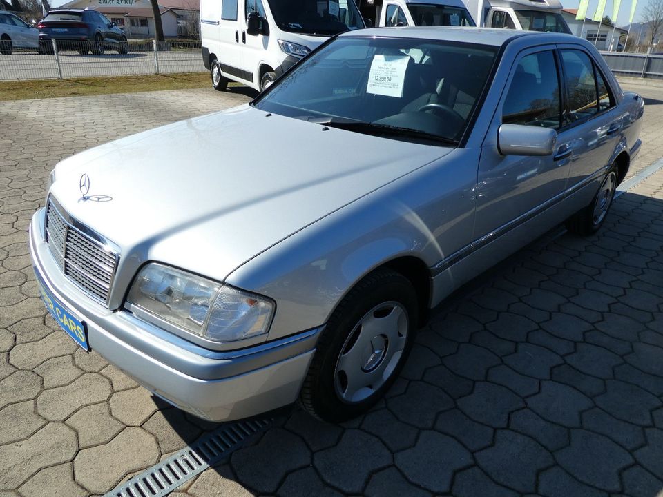 Mercedes-Benz C 180 ELEGANCE mit NUR 31´km+1. Hand in Polling