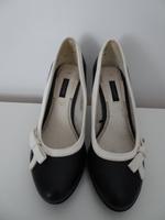 Edle schwarz-weiße Schuhe / Pumps von Bugatti, Gr. 37 Bayern - Langenzenn Vorschau