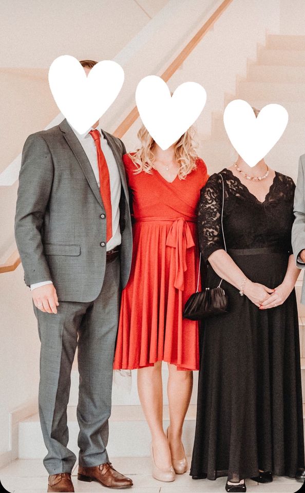 Rotes Umstands-Abendkleid in der Größe S von Chelsea Clark in Staufenberg