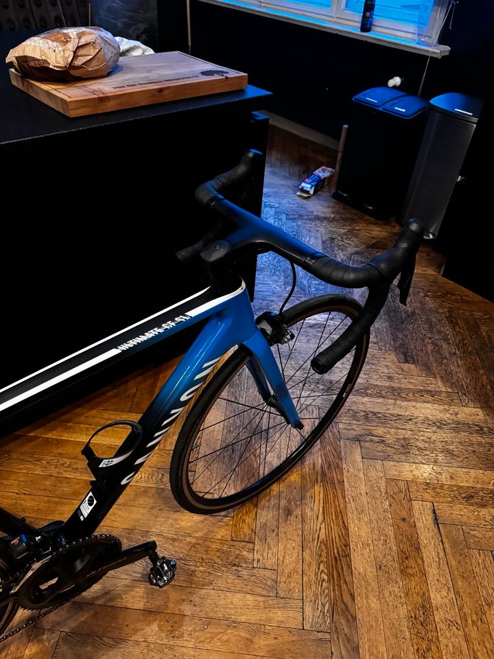 Canyon Ultimate CF SL 8.0 Di2 Größe S in MOVISTAR Lackierung in Berlin