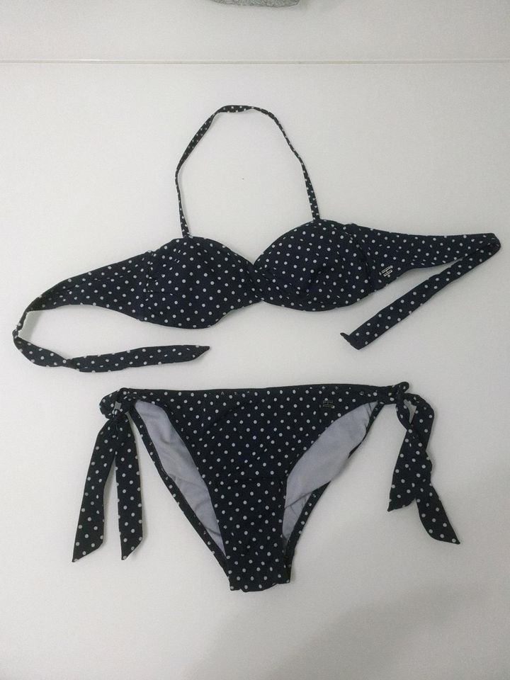 Bikini von Tommy Hilfiger in Braunschweig