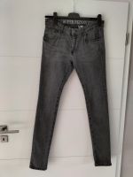 H&M Divided Herrenjeans Super Skinny Fit Jeans grau 34 neuwertig Bayern - Sand a. Main Vorschau