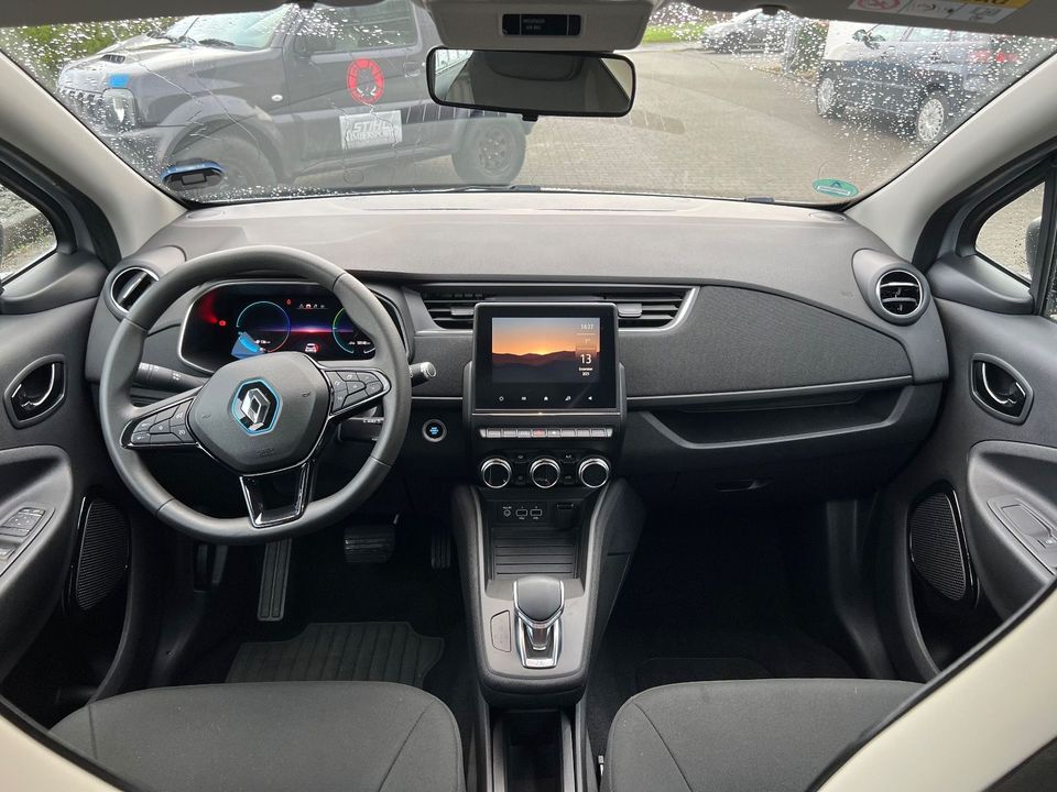 Renault ZOE Life I 1. Hand I TÜV + Inspk. NEU I Mietbatt in Urbach Westerw