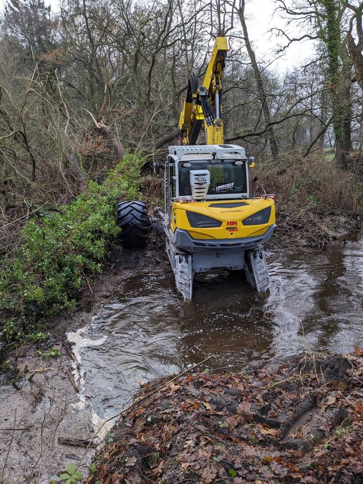 Schreitbaggerarbeiten Menzi Muck Schreitbagger in Berne