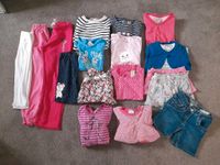 Mädchen-Paket 122/128 Pyjamas Shirts Jogginghosen Capri Pullover Nordrhein-Westfalen - Meschede Vorschau