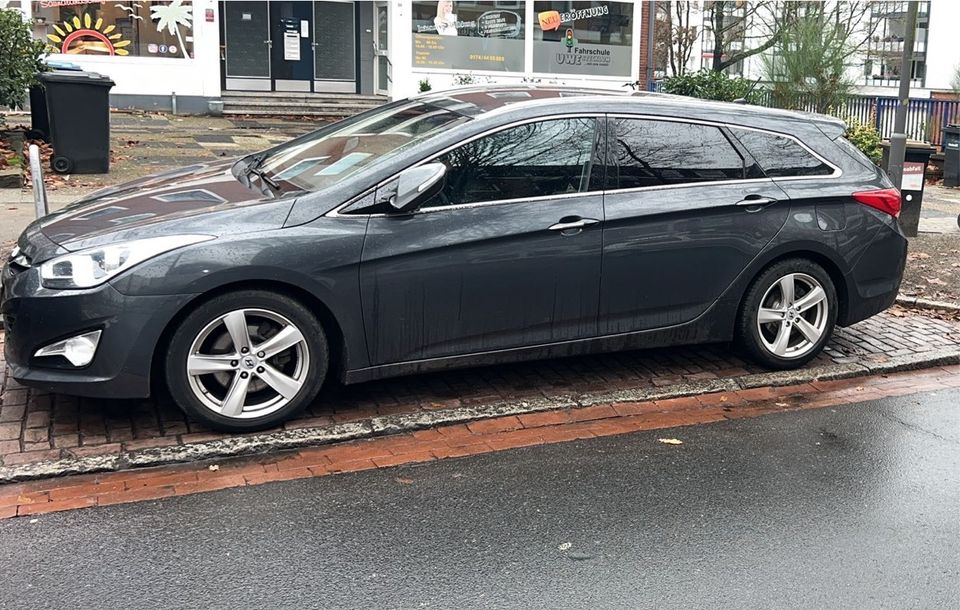 hyundai i40 cw 1.7 crdi 5 star edition automatik in Bremen