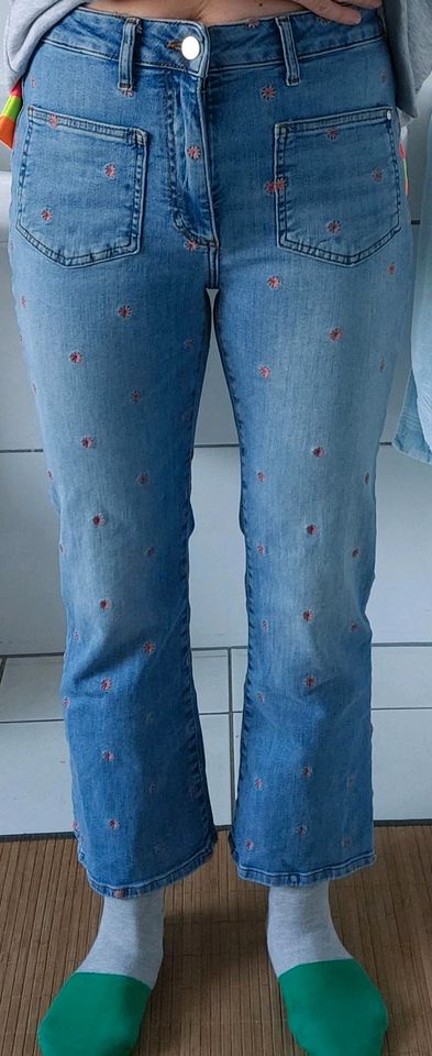 rich&royal Jeans (kickflare Bein) mit Blumen Stickerei in Dortmund