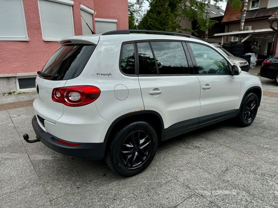 Volkswagen Tiguan 2.0 TDI BMT Freestyle *1.Hand*AHK*PDC* in München