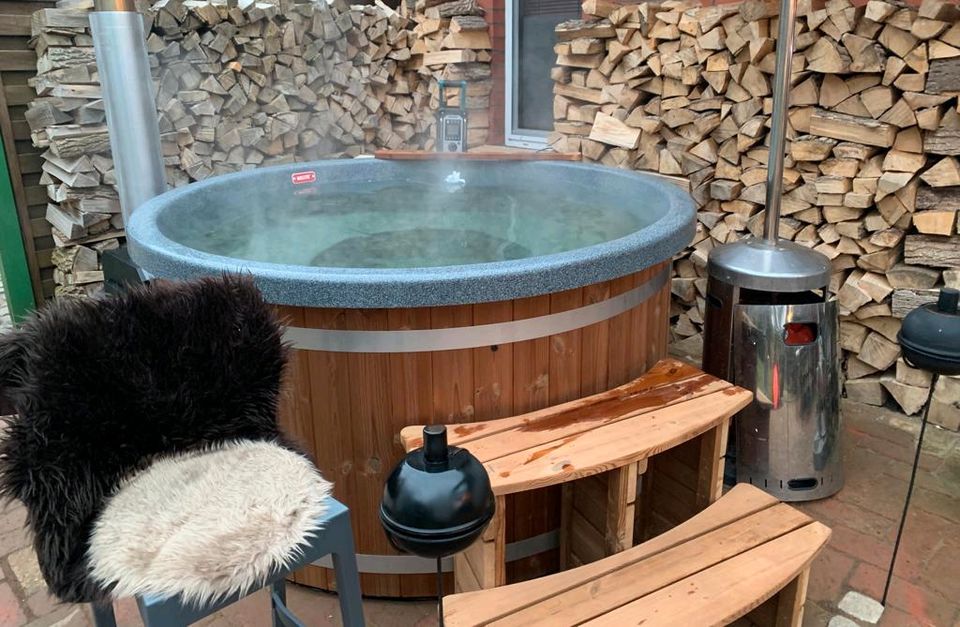 Mobile Sauna HOTTUB Saunafass Badefass mieten Wellness in Grönheim