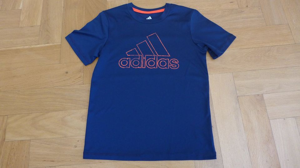 Sport Shirt von Adidas Gr.128 in Leipzig