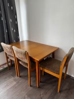 DDR Tisch und 3 Stühle Sachsen - Freital Vorschau