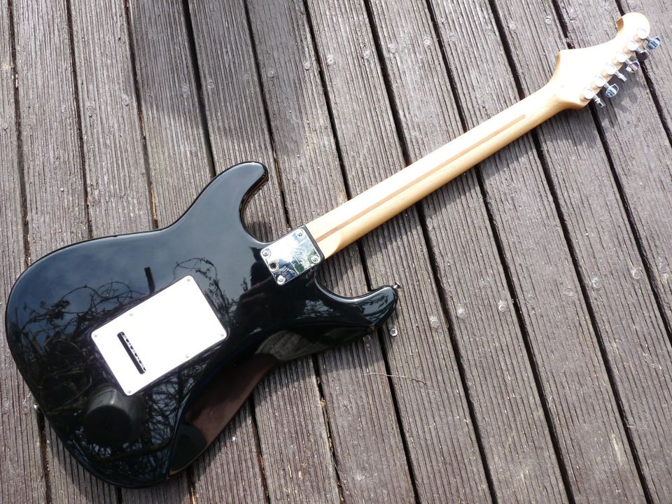 ⭐ Gitarre Cheri Strat 1993 Made Korea ⭐one piece Maple Neck⭐TOP in Helmstadt-Bargen