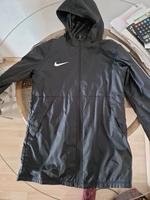 Nike Trainingsjacke , Schwarz mit Kapuze Düsseldorf - Benrath Vorschau