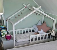 Echtholz Kinderbett Hausbett 70×140 + hochwertiger Matratze+Laken Niedersachsen - Rosdorf Vorschau