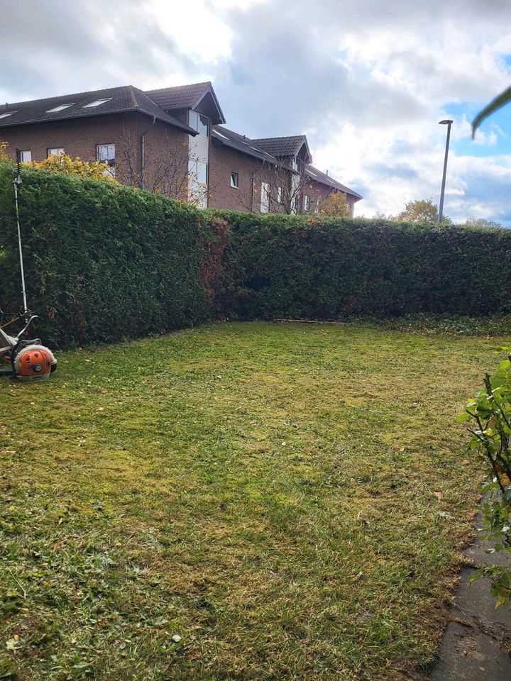 Garten Arbeit und Terrassenplatten kiramik in Düren