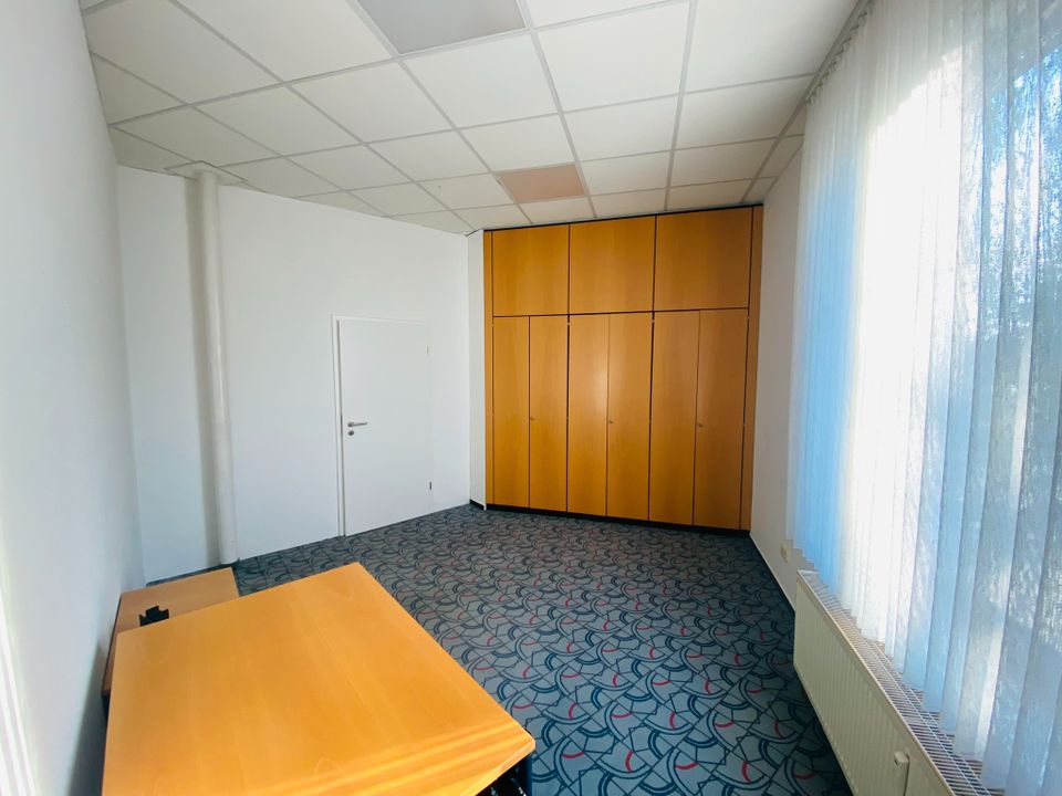 Büro-/Ladenfläche in hochfrequentierter Lage - Ebenerdig + Parkplätze in Lehrte