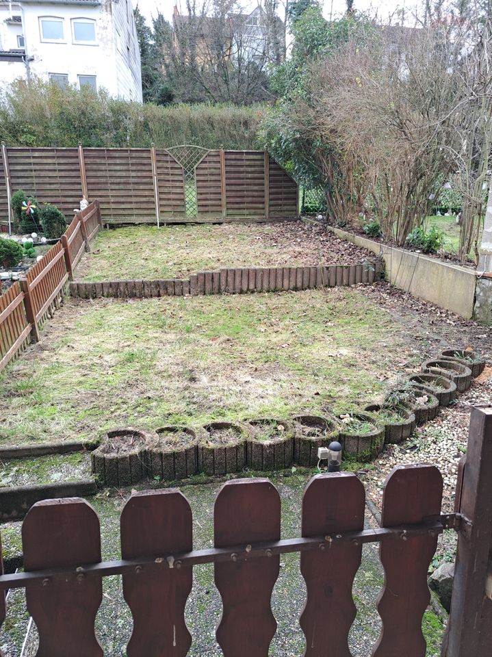 Schöne 4ZKB Eigentumswohnung mit eigenem Gartenanteil in Schwalbach-Elm in Schwalbach