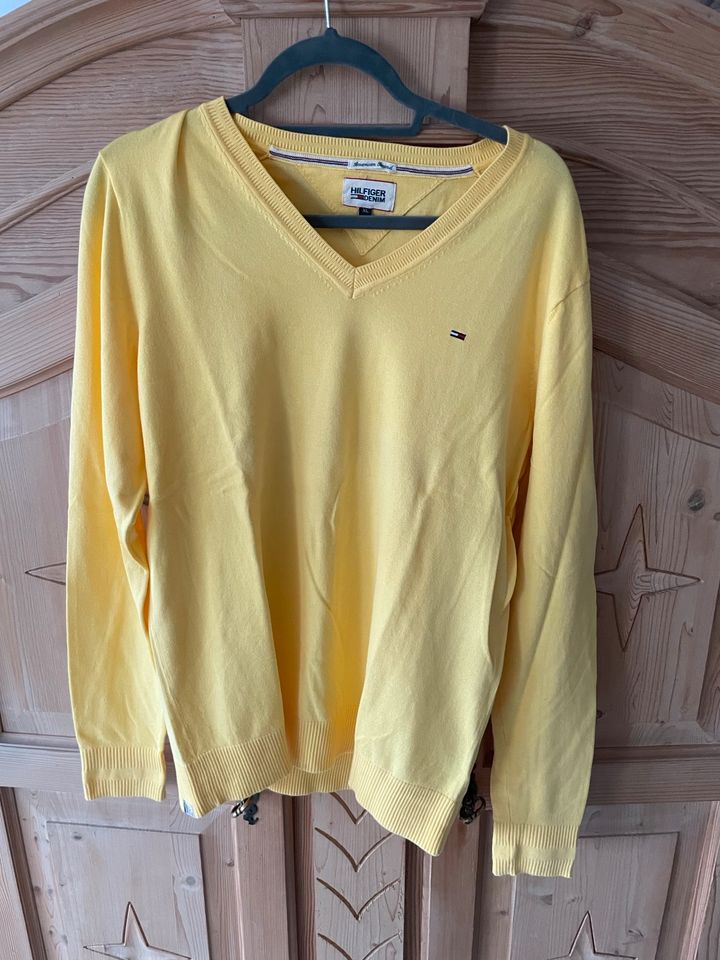 Tommy Hilfiger Pullover Herrenbekleidung XL in Erlenbach