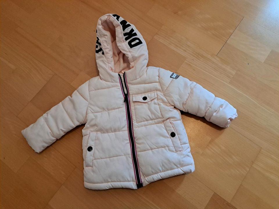 Winterjacke DKNY 74 80 leicht rosa in Freren