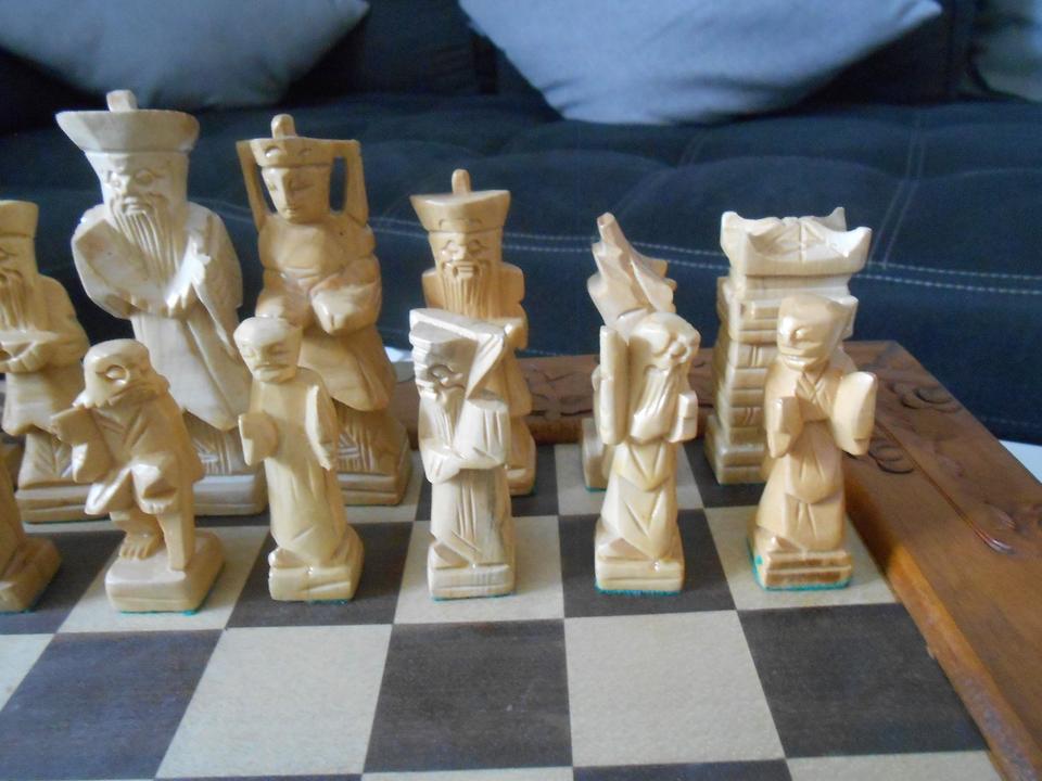 Schachspiel, Figuren und Brett Holz, vollständig, 46 x 46 cm in Bottrop