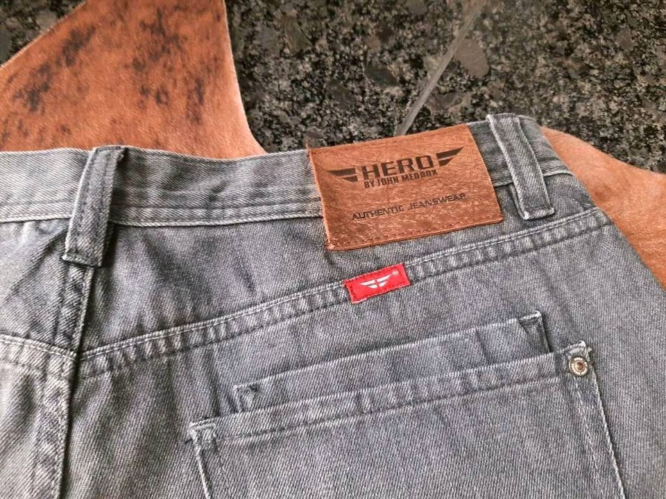 Jeansshorts Shorts Bermuda Wrangler Hero Gr. 34/36 L/XL in Hamm