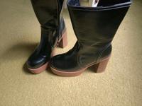 Stiefel/Lackoptik/ schwarz  und helle Sohle Nordrhein-Westfalen - Hilden Vorschau