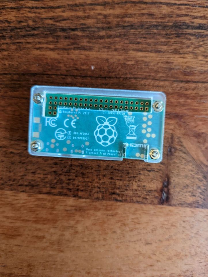 Raspberry Pi Zero W V1.1 inkl. Gehäuse, HDMI- und USB-Kabel in Kirchenthumbach