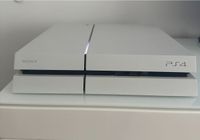 PS4 Playstation 4 Weiß FW 9.00 und 2 neue Controller GOLDHEN Frankfurt am Main - Hausen i. Frankfurt a. Main Vorschau