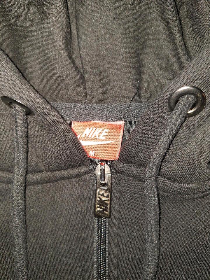 ×Neu× Nike Sweatjacke Steppjacke Joggingjacke Jacke Gr. M in Burgkunstadt