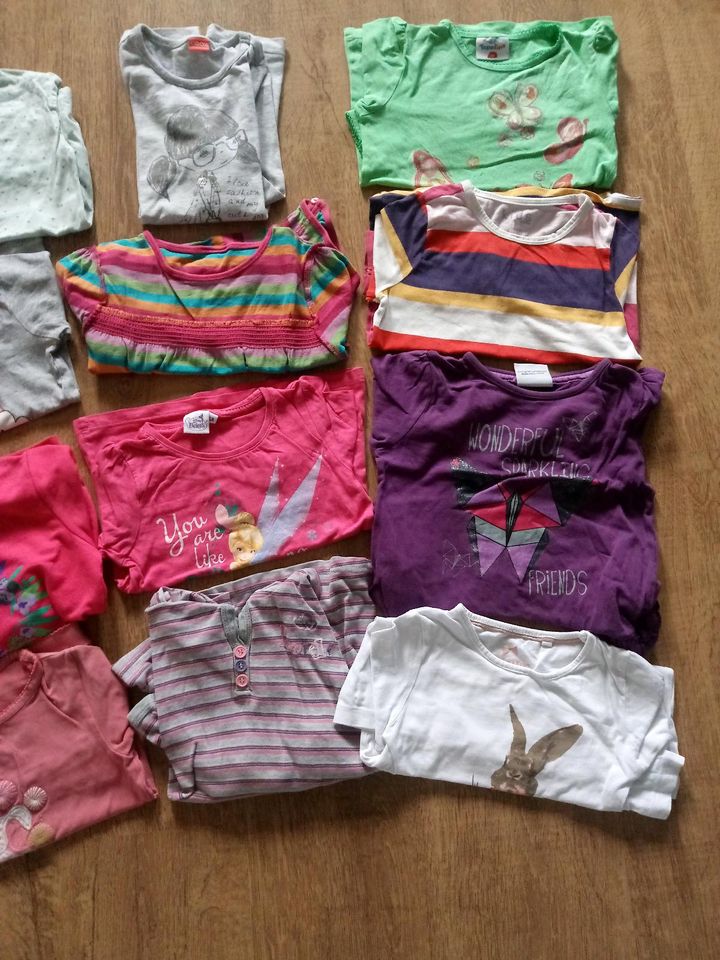 10 Pullis, Pullover, Shirts, h&m, tchibo, 110/116, wie neu in Jena